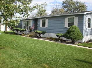 102 Flamingo Dr, Beecher, IL 60401