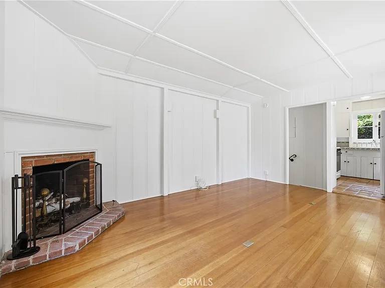 550 Saint Anns Dr — Photo 3