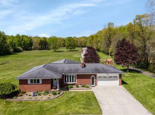 21512 Dickinson Rd, New Boston, MI 48164