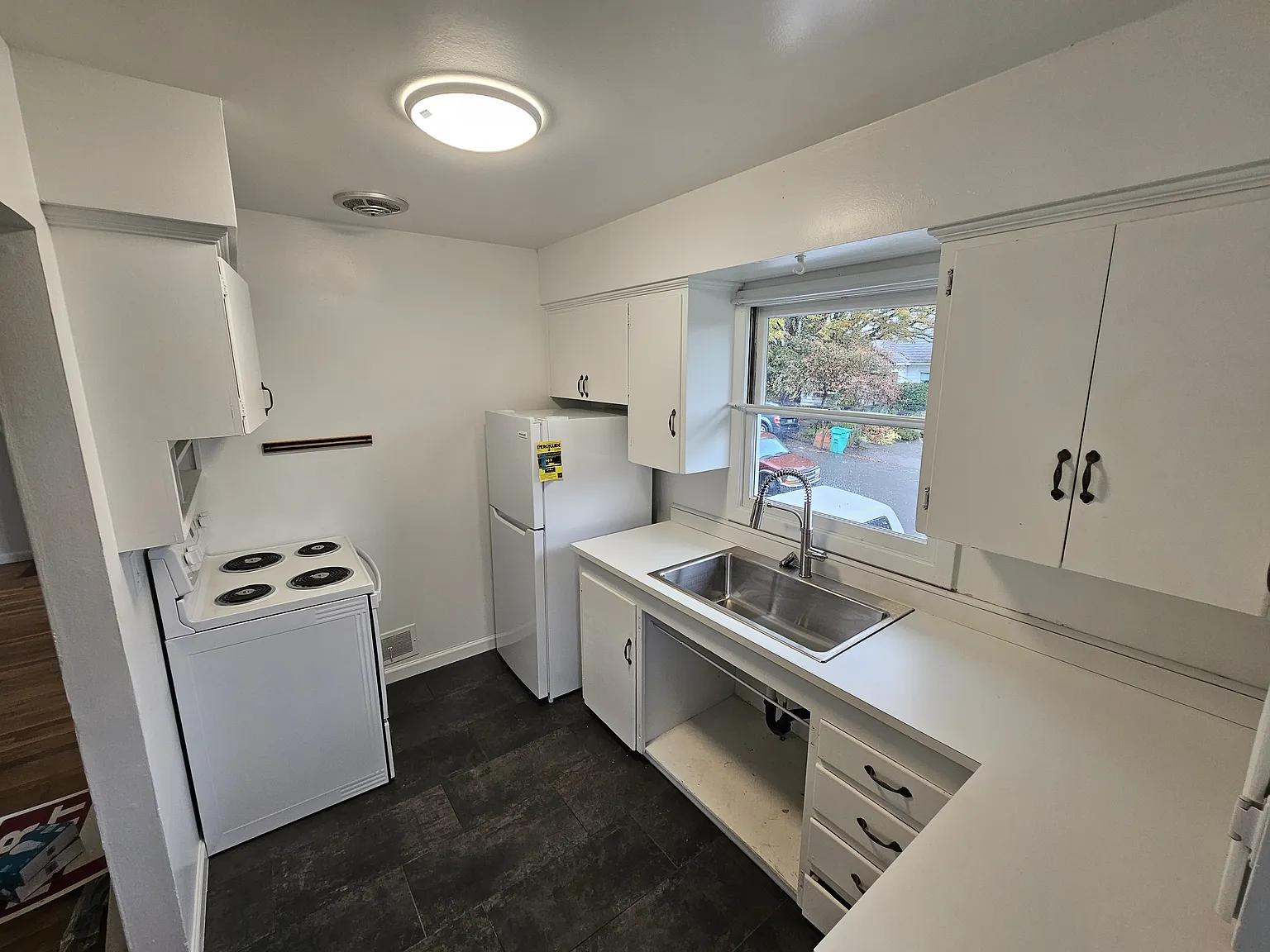 2 bed, 1100 sqft, $2,300 — Photo 4