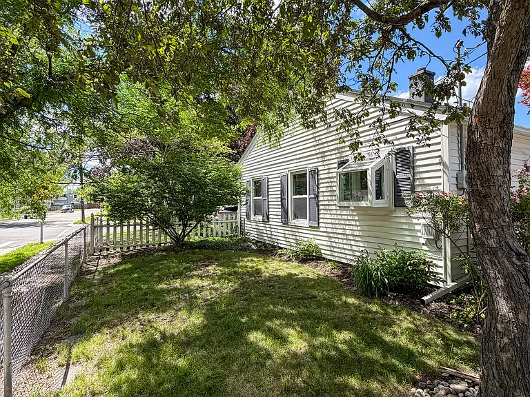2904 Wolcott St — Photo 20
