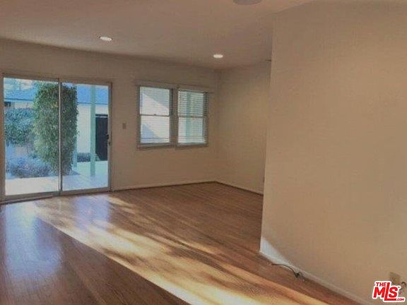 3rd image of 3401 Corinth Ave