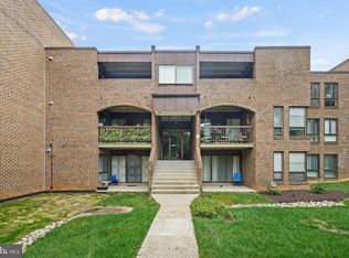 11244 Chestnut Grove Sq APT 154, Reston, VA 20190