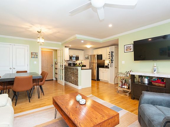 3rd image of 145 Hancock St #201