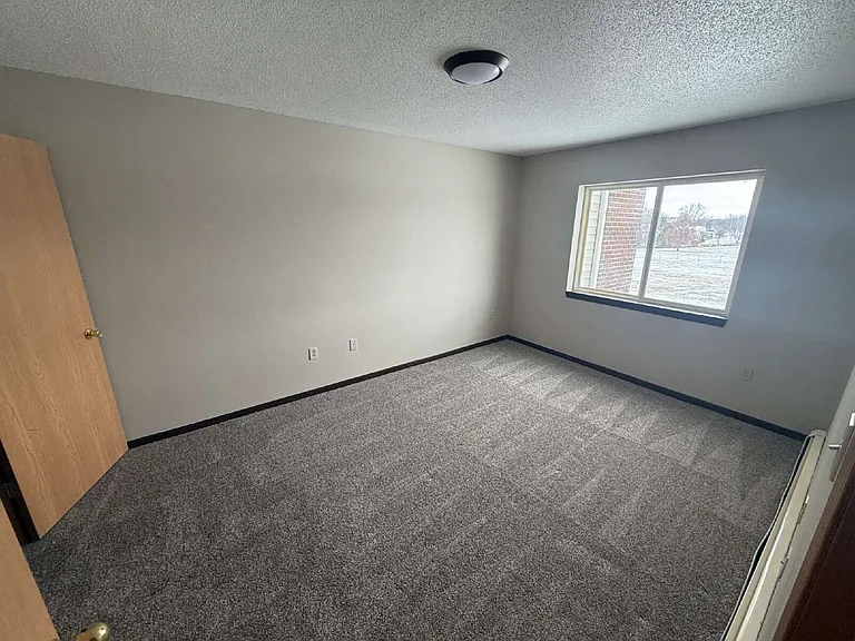 410 13th Ave NW #23 — Photo 7