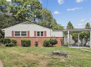 46 Oxford Rd, Newport News, VA 23606