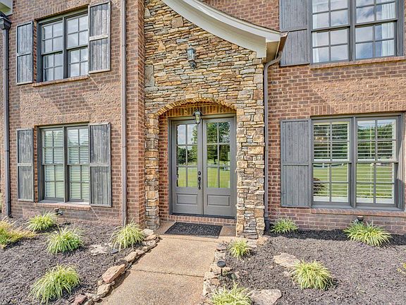 3rd image of 3450 Clay Pond Dr