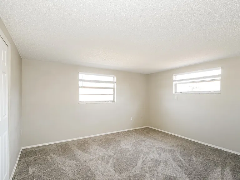 11610 Meadow Dr — Photo 13