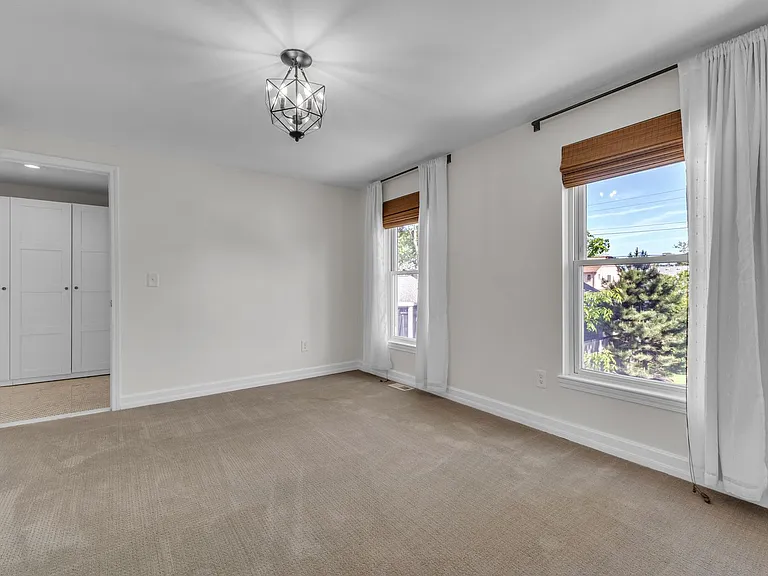 2711 Dorchester Rd — Photo 27