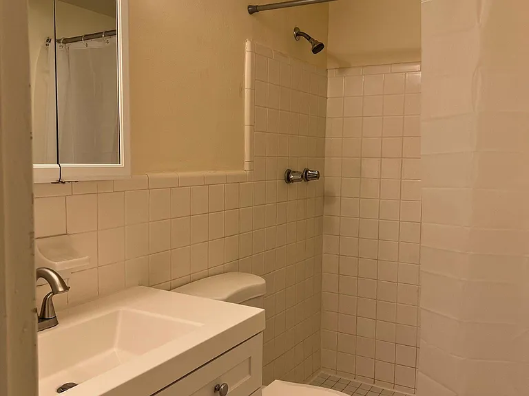 2738 NE 30th Pl #17 — Photo 2