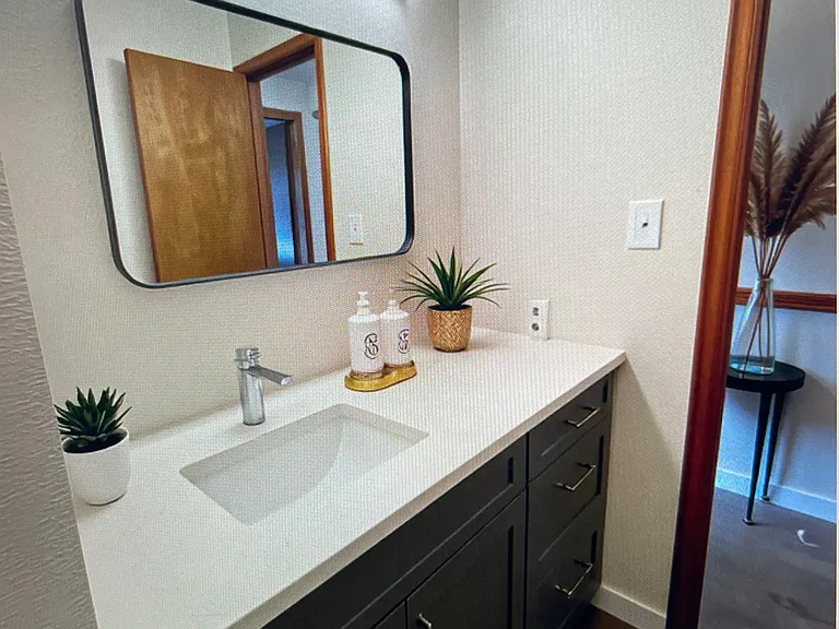 Upstairs bathroom virtually staged