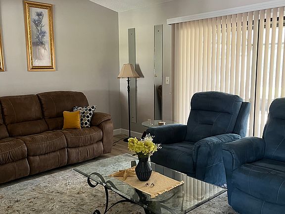 5th image of 325 Windrush Loop