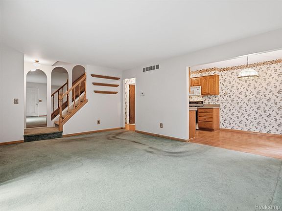 2nd image of 24763 Meadow Creek Dr