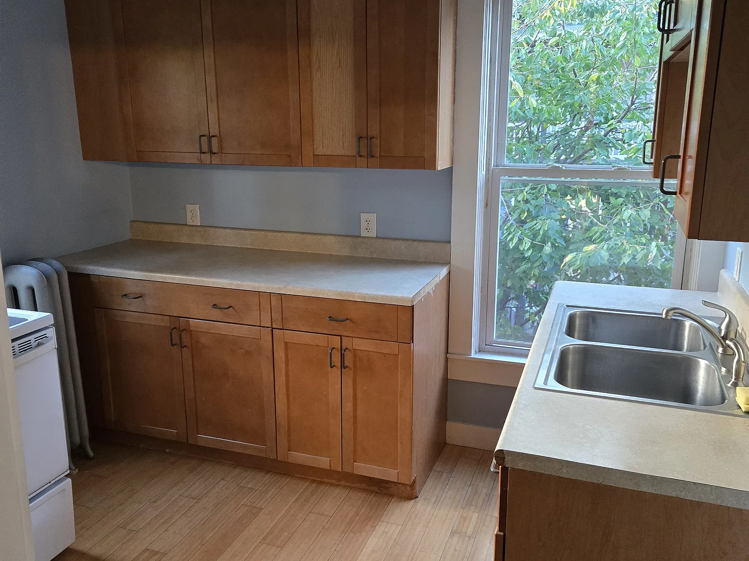 2 bed, 900 sqft, $1,900 — Photo 3