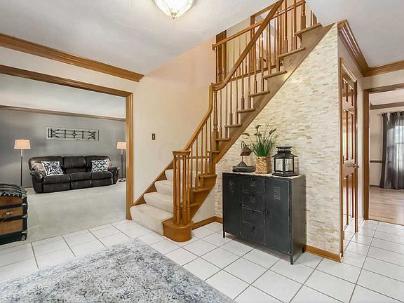 3rd image of 5739 Haddington Dr