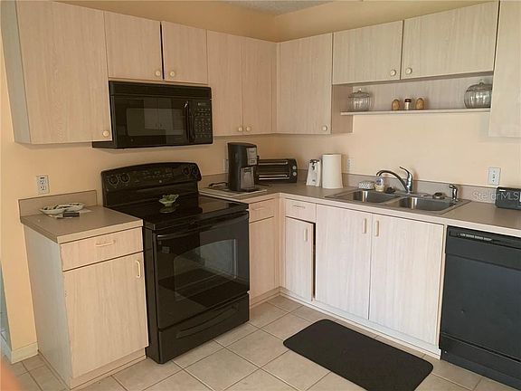 3rd image of 1501 Las Pacos Ct