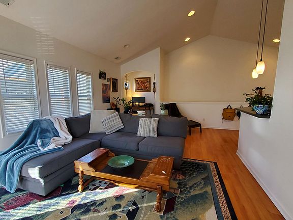 3rd image of 1639 N College Ave #Apt 3