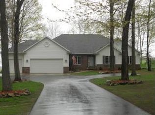 N5054 Tackman Ln, Shiocton, WI 54170