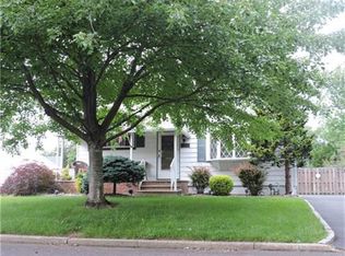 11 Georgian Dr, Clark, NJ 07066