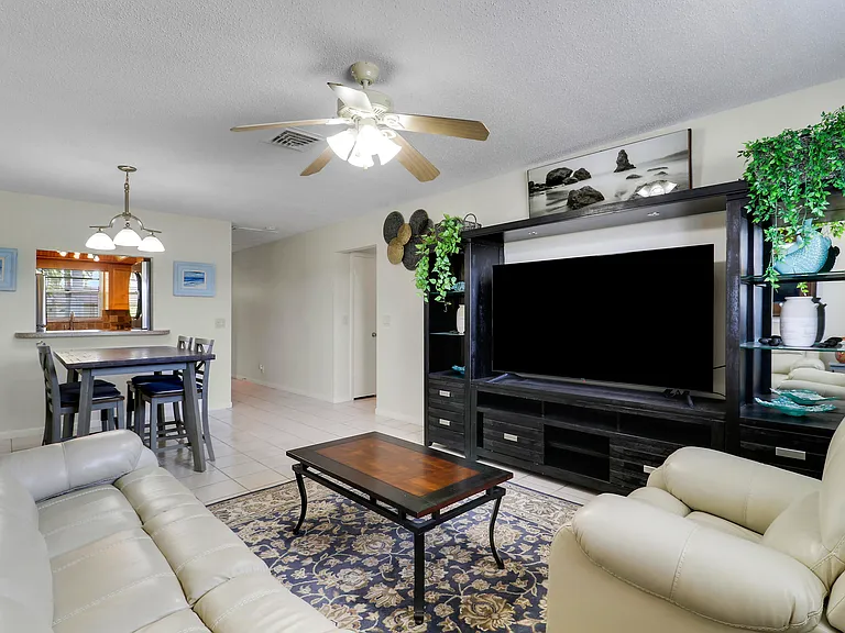 400 Fern St #1C — Photo 6