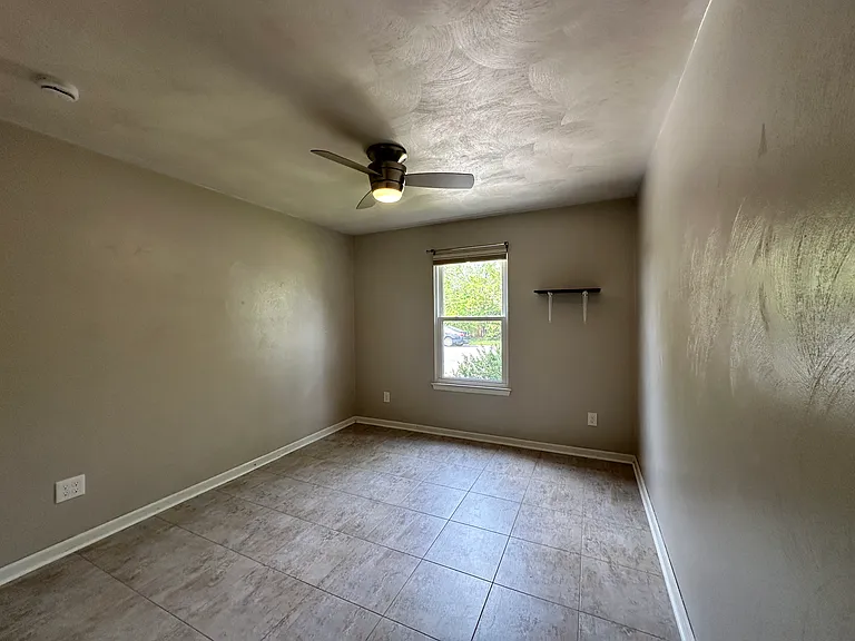 909 Chigwell Rd — Photo 16