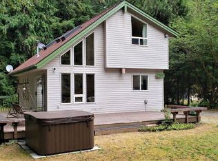 22002 Pinnacle Rd, Glacier, WA 98244