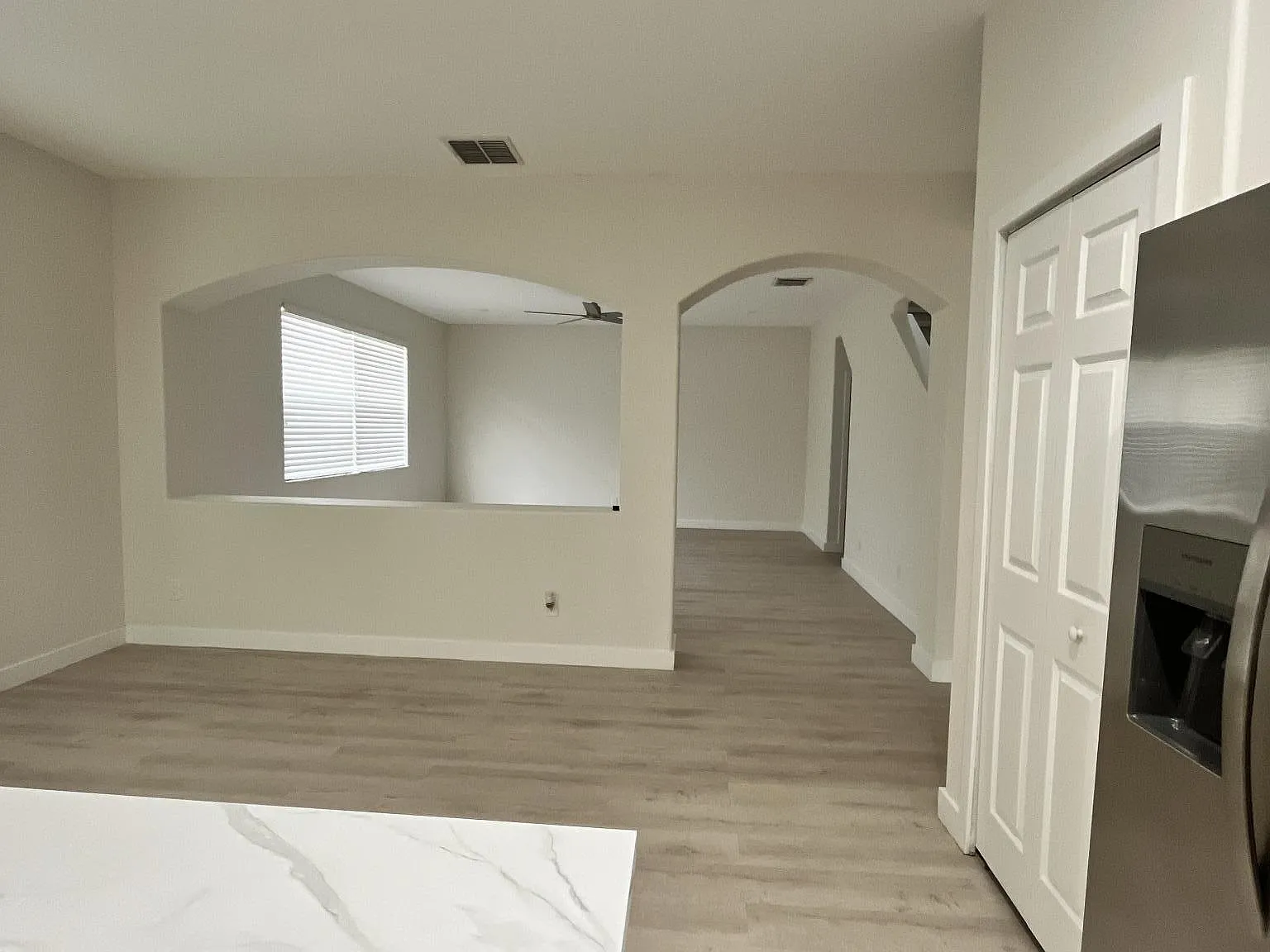 4 bed, 2.5 bath, 2435 sqft, $3,400 — Photo 4