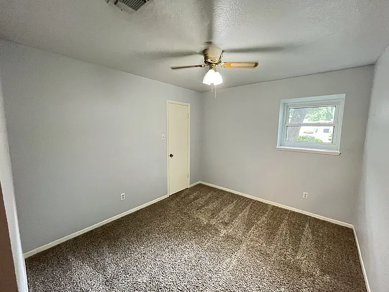 2919 Holly Green Dr — Photo 11