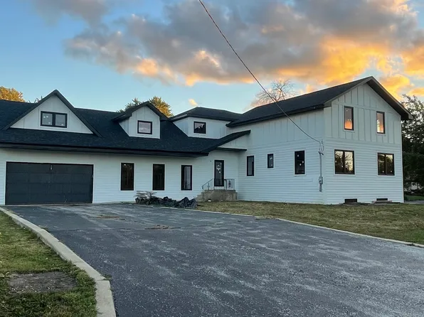 8501 S 84th Ave, Hickory Hills, IL 60457