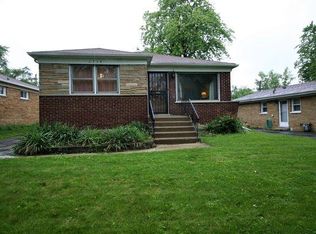 2714 Woodworth Pl, Hazel Crest, IL 60429