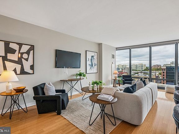 3rd image of 2101 Market St Unit 801