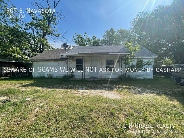 1st image of 907 E Navasota St