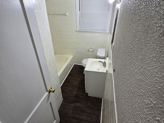 6th image of 1197 Lake Dr