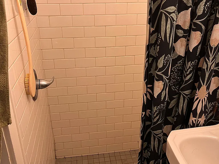 141 Howard St #6 — Photo 8