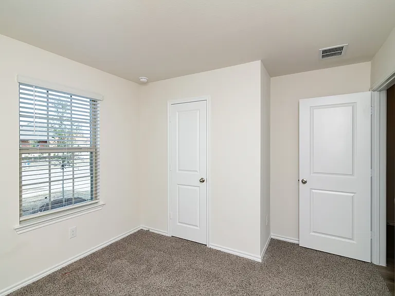 201 Tadpole Ln — Photo 9