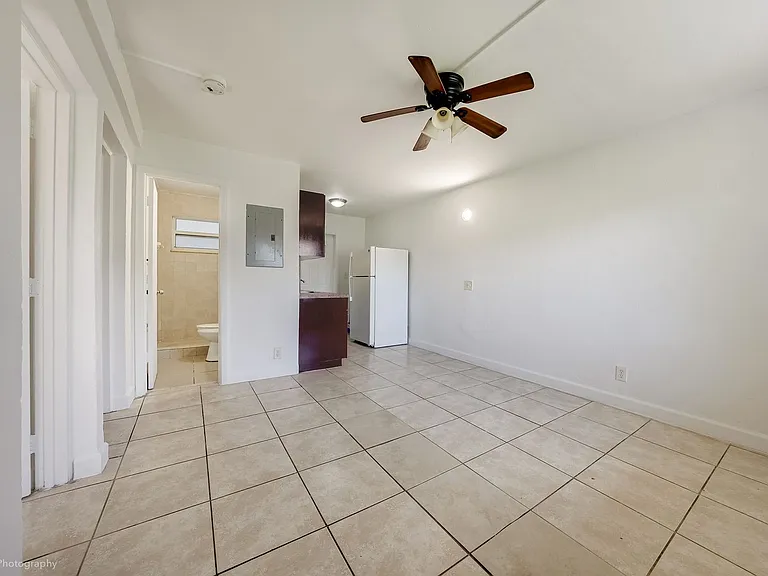 1124 NW 2nd St — Photo 4