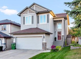 103 N Panamount Cres NW, Calgary, AB T3K 5L8
