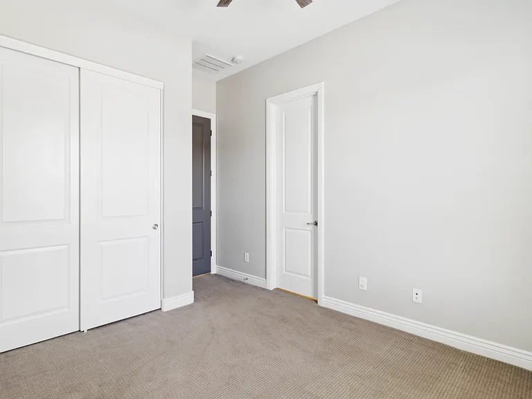 1432 E Cullumber St — Photo 16