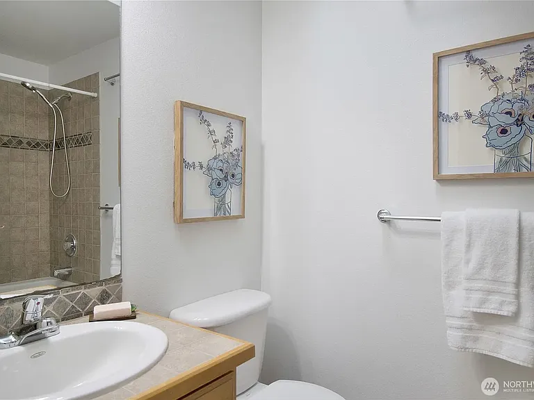 3rd Floor - Primary Bathroom