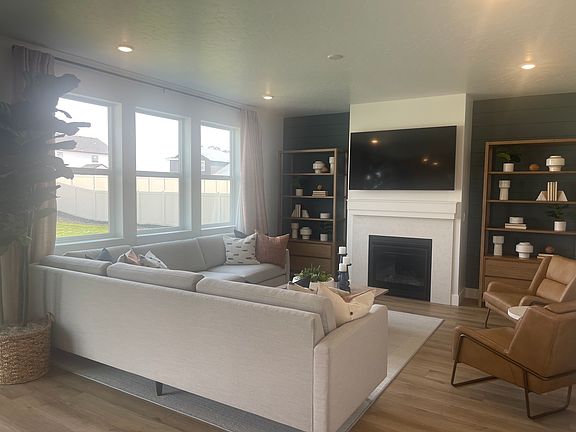 4th image of 5514 E Victoria Falls Dr