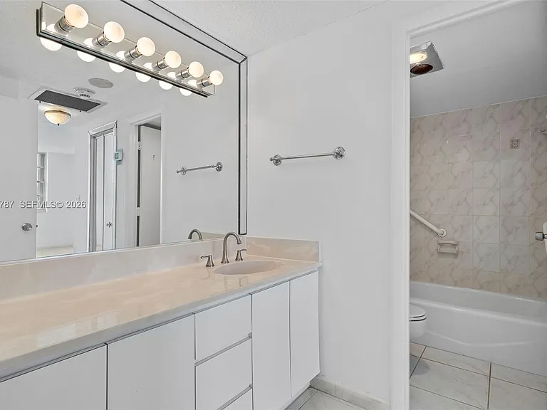 300 Bayview Dr #1711 — Photo 17