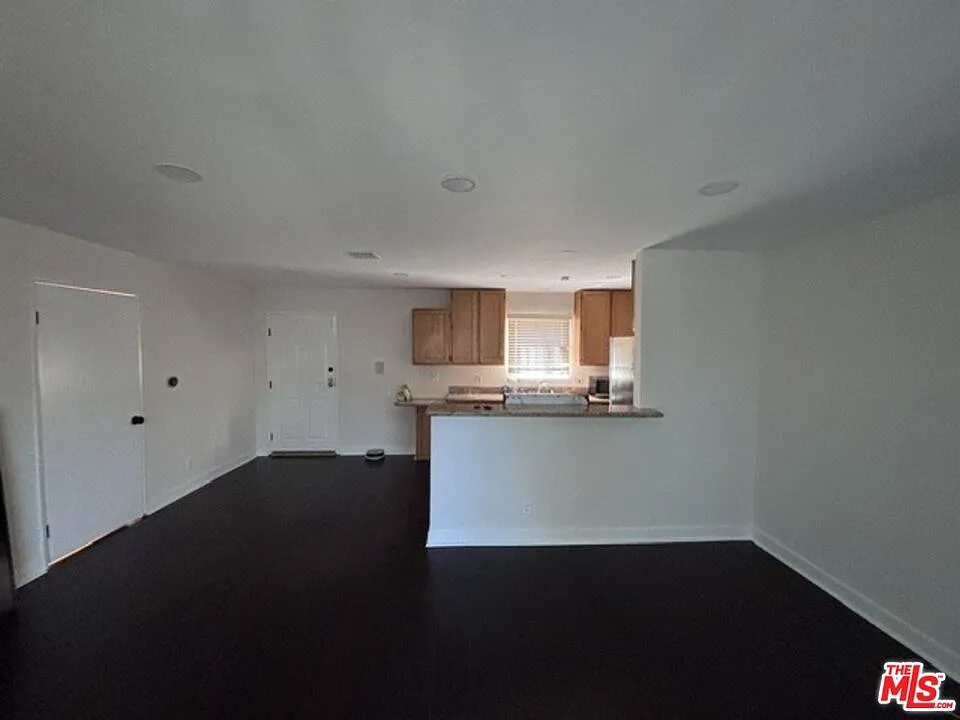 2 bed, 2.0 bath, 905 sqft, $2,750 — Photo 3