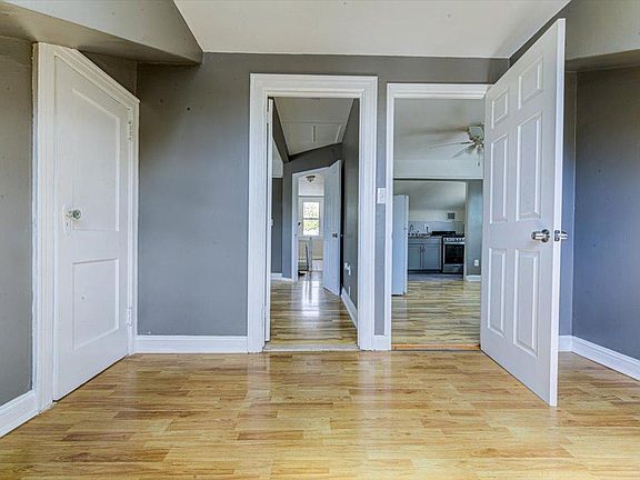 5th image of 862 Taft St #2