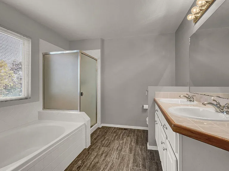 8720 Massey Cir — Photo 23