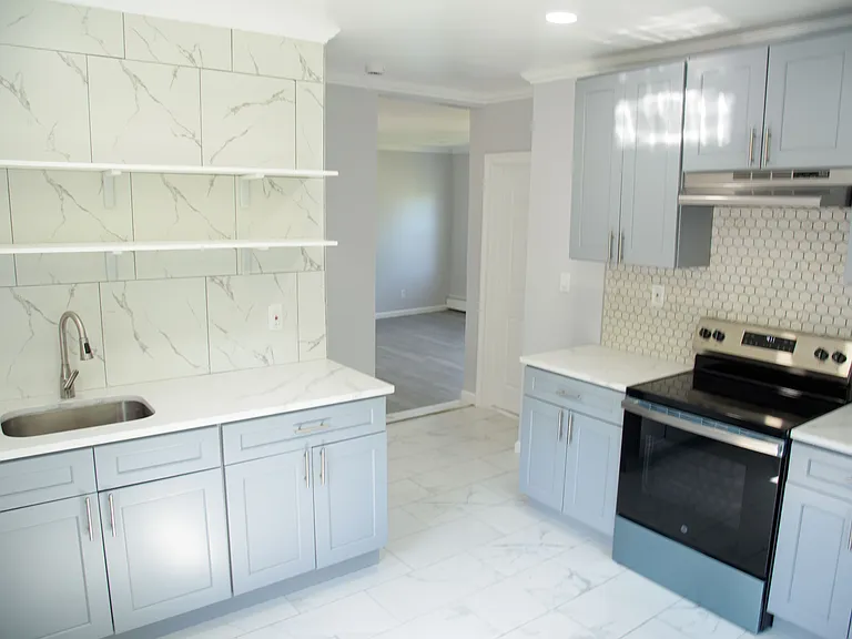 3230 Lexington Ave #13 — Photo 2