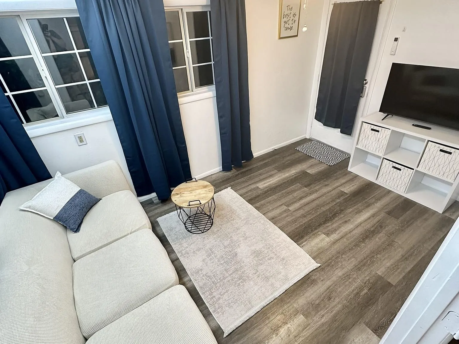1 bed, 1.0 bath, 300 sqft, $1,594 — Photo 1