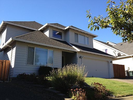 1st image of 2577 NE Anna Ave