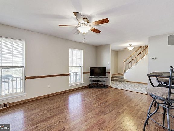 5th image of 590 Rich Mar St