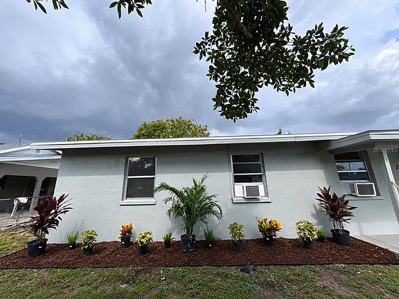 2nd image of 1629 PAWNEE STREET