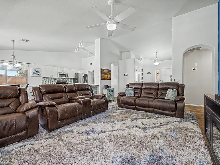 6647 W Tonopah Dr — Photo 6